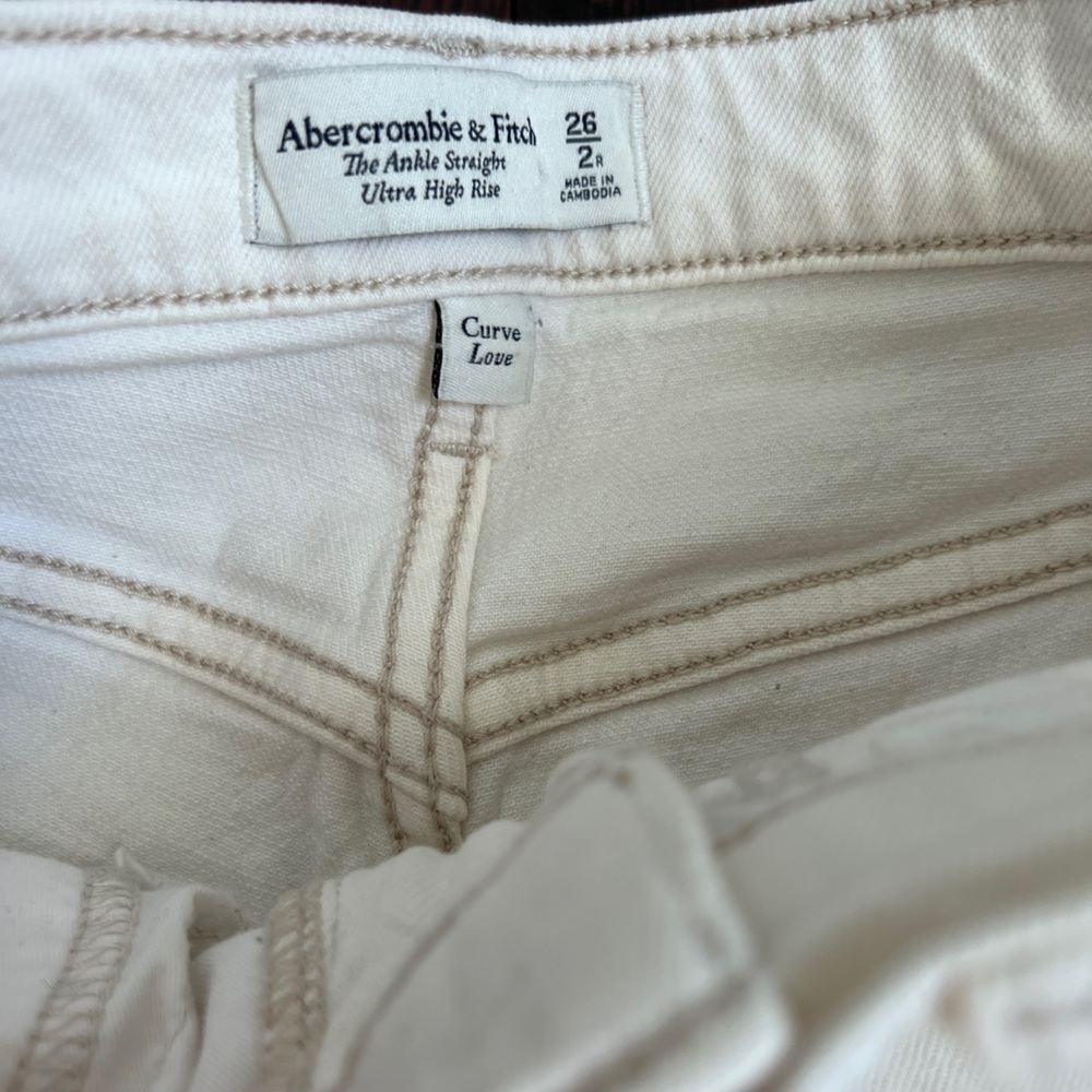 A&F Ultra High Rise Ankle Straight Jean in White, Ecru - Picture 11 of 11
